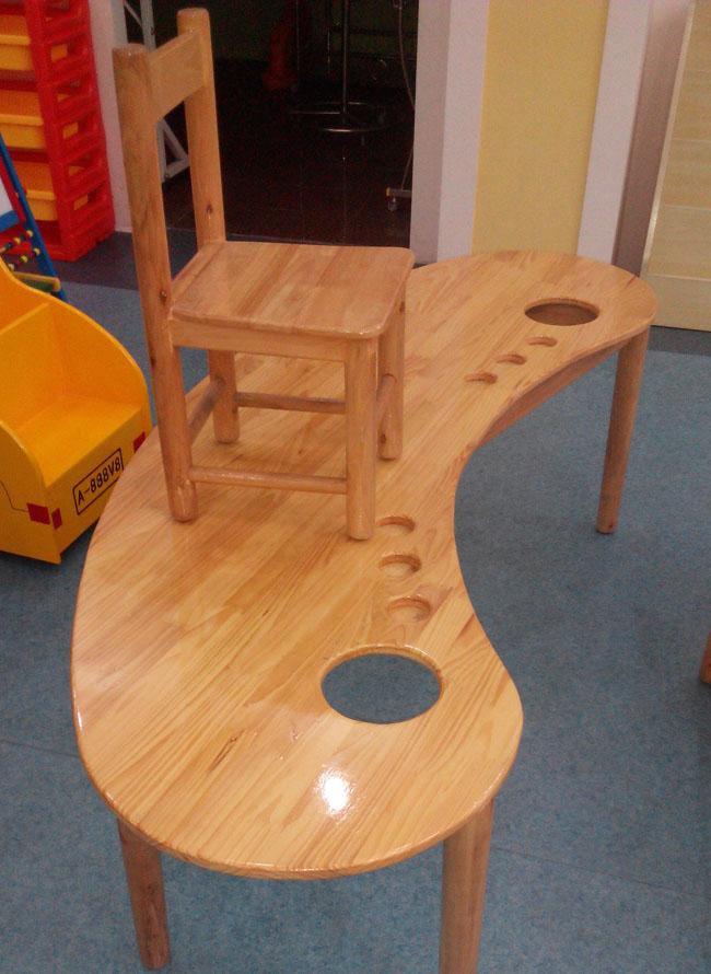 Таблицы мебели класса природы формы луны деревянные для пользы центра дневной уход за детьми ребенка